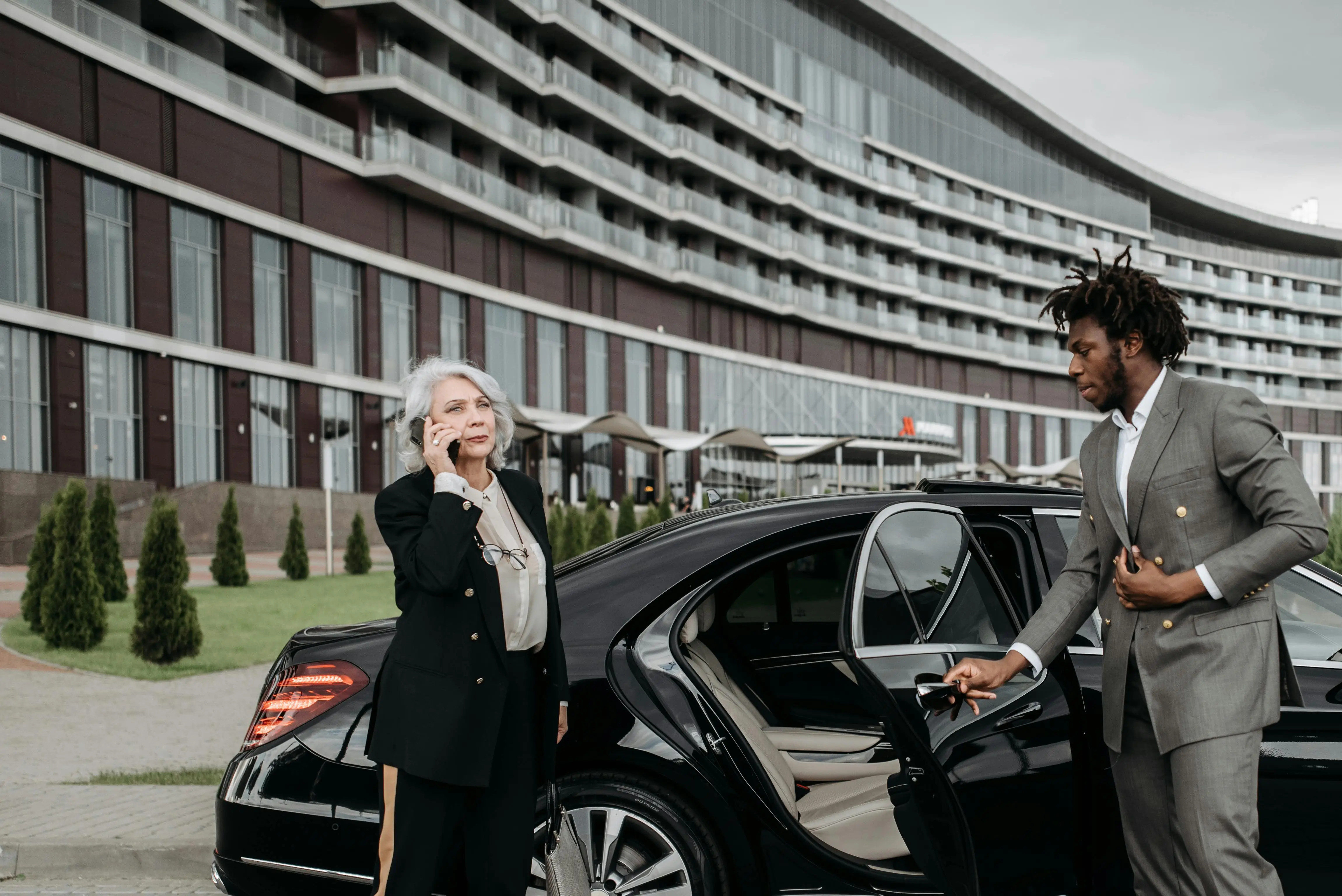 Luxus Chauffeurservice Schweiz – Veloura Transfers Zürich Davos St. Moritz WEF